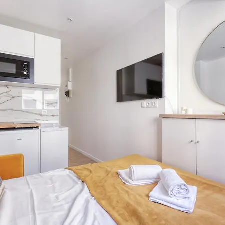 Cutie And Stylish Studio In The Luxury 16th Apartment *