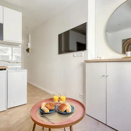 Cutie And Stylish Studio In The Luxury 16th Paris