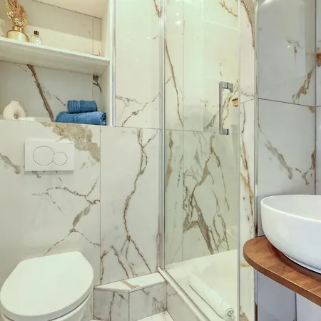 Apartment Cutie And Stylish Studio In The Luxury 16th